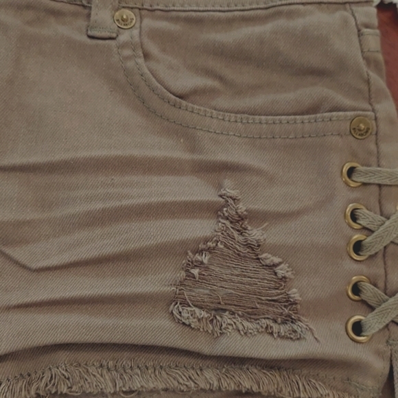 Billabong distressed shorts 25 - Picture 2 of 7